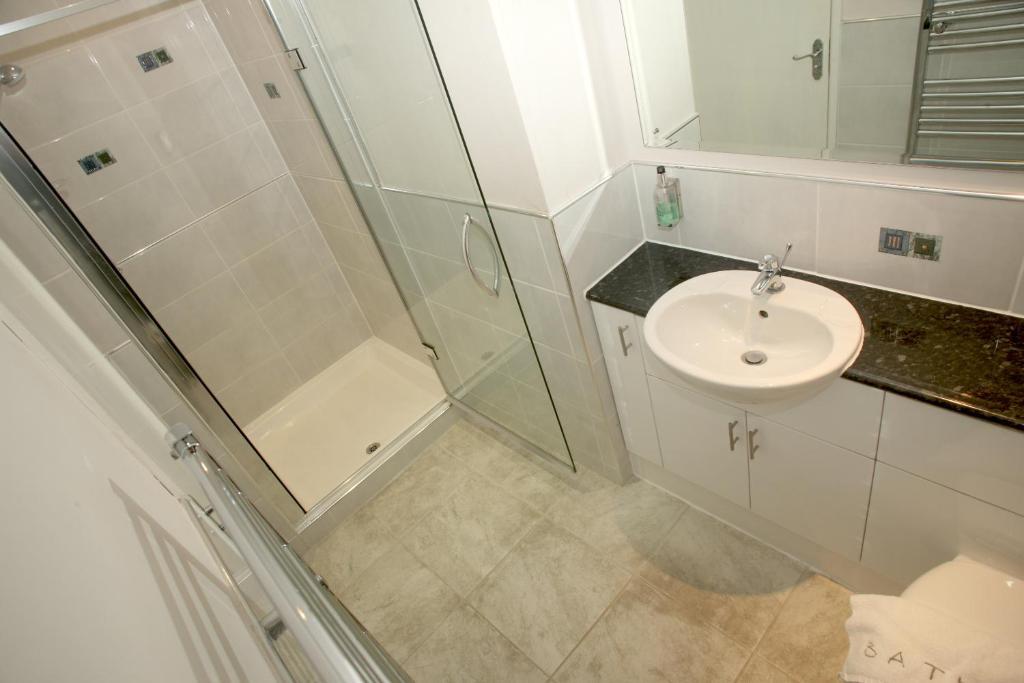 Cliff Lawn Hotel Лідс Номер фото
