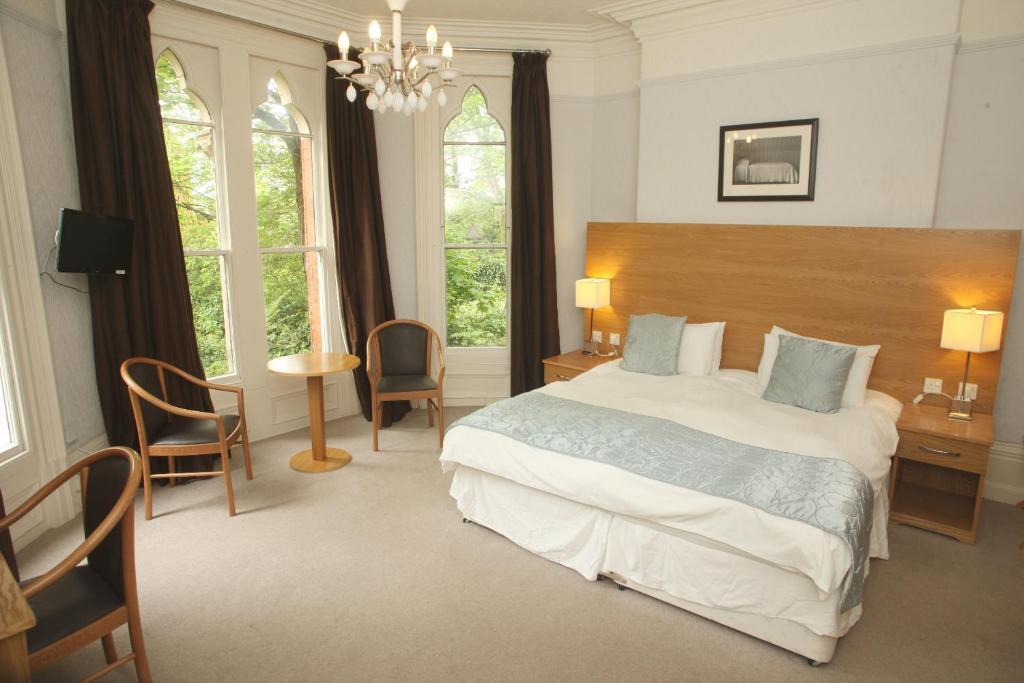Cliff Lawn Hotel Лідс Номер фото
