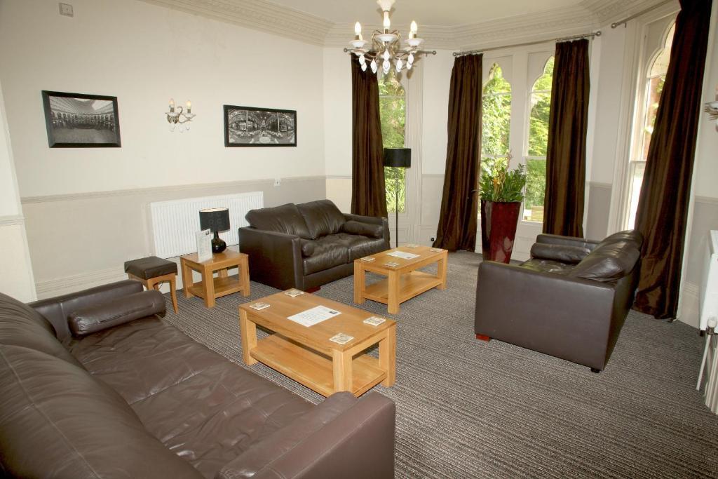 Cliff Lawn Hotel Лідс Екстер'єр фото