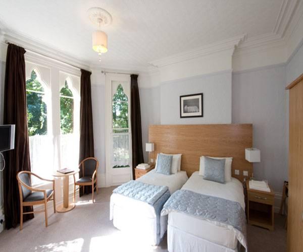 Cliff Lawn Hotel Лідс Екстер'єр фото